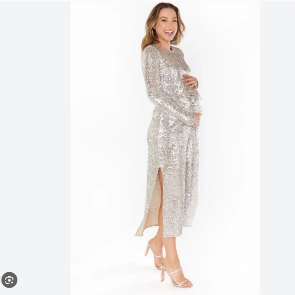 SHOW ME YOUR MUMU maddison
dress in platinum Silver Sequin Long Sleeve Gown Slit - Picture 7 of 14